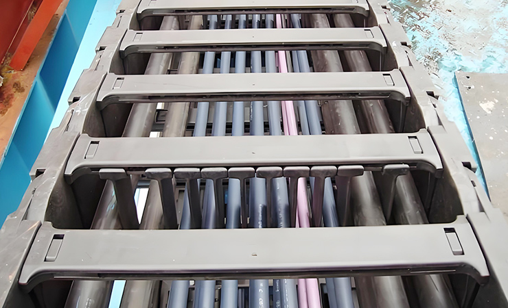 smaller cables should be arranged in the center 